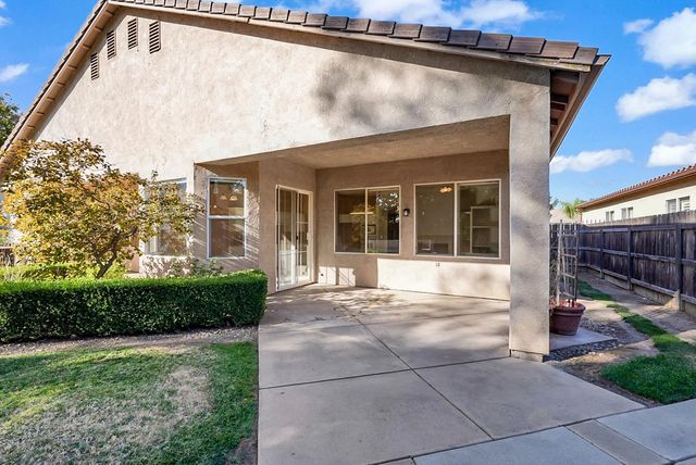 9514 N Larkspur Avenue, Fresno, CA 93720