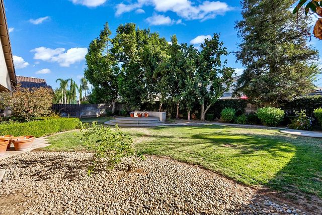 9514 N Larkspur Avenue, Fresno, CA 93720