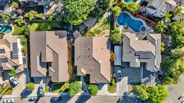 9514 N Larkspur Avenue, Fresno, CA 93720