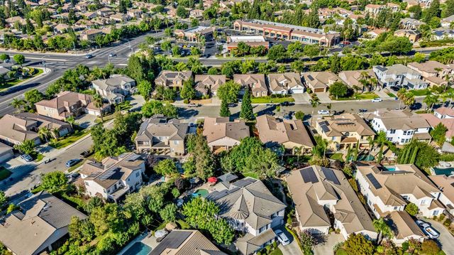 9514 N Larkspur Avenue, Fresno, CA 93720