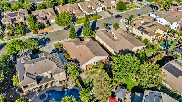 9514 N Larkspur Avenue, Fresno, CA 93720