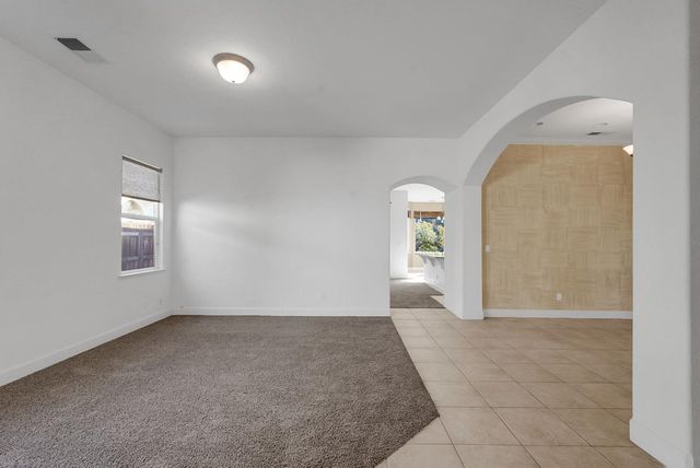 9514 N Larkspur Avenue, Fresno, CA 93720