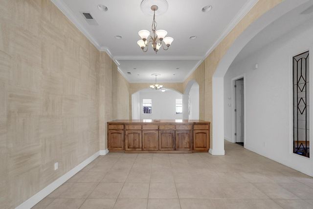 9514 N Larkspur Avenue, Fresno, CA 93720