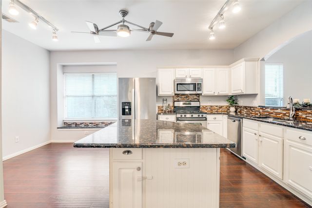 1941 Random Oaks Drive, Rockwall, TX 75087