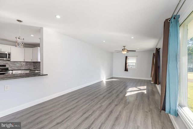 221 CLEARVIEW DR, Colonial Beach, VA 22443
