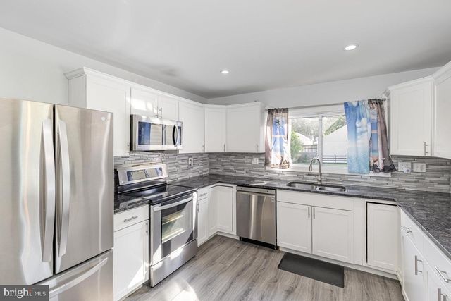 221 CLEARVIEW DR, Colonial Beach, VA 22443