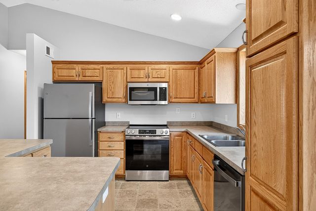16035 Crane Street NW, Andover, MN 55304
