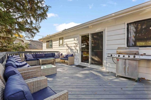 185 Ott Avenue, Glen Ellyn, IL 60137