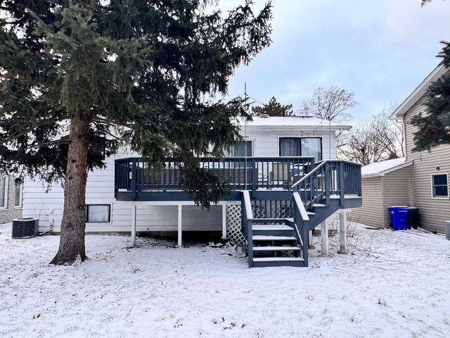 185 Ott Avenue, Glen Ellyn, IL 60137