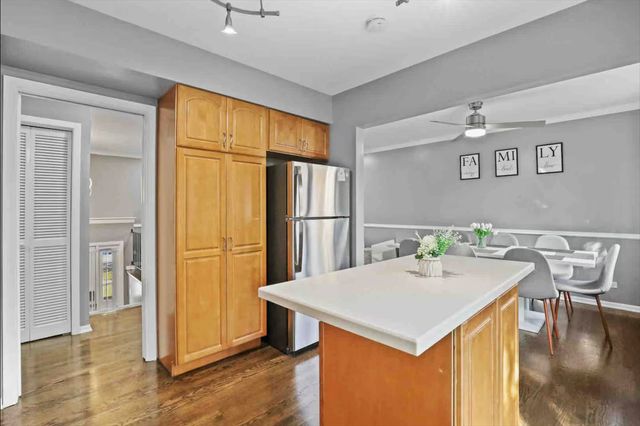 185 Ott Avenue, Glen Ellyn, IL 60137