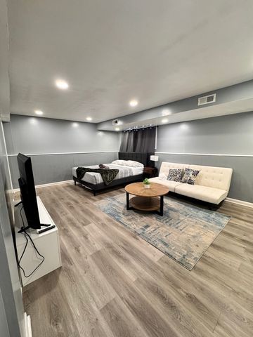 185 Ott Avenue, Glen Ellyn, IL 60137