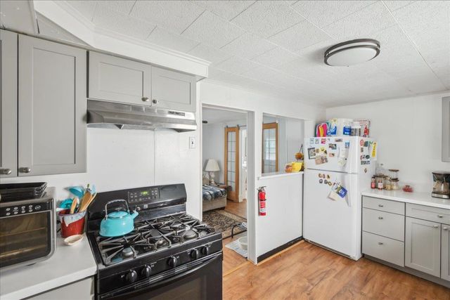 15 Ward Street, Burlington, VT 05408
