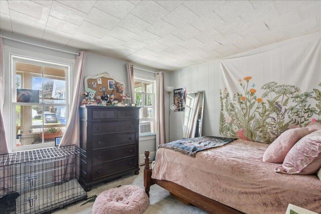 15 Ward Street, Burlington, VT 05408