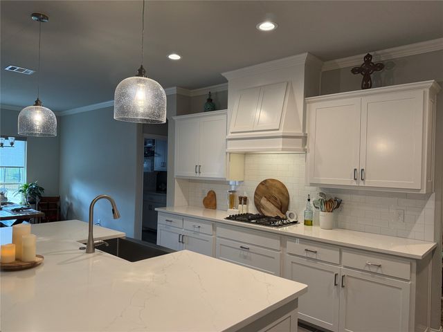 1021 Churchill Lane, Millsap, TX 76066