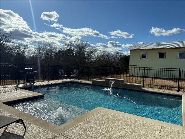 1021 Churchill Lane, Millsap, TX 76066