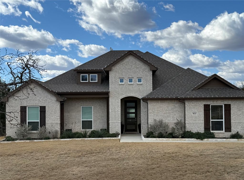 1021 Churchill Lane, Millsap, TX 76066