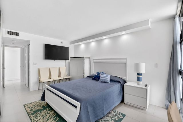 5540 N Ocean Drive 9b, Singer Island, FL 33404