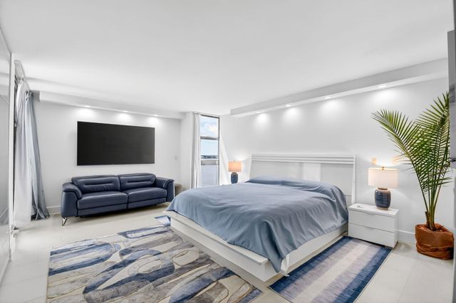 5540 N Ocean Drive 9b, Singer Island, FL 33404