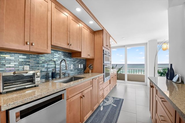 5540 N Ocean Drive 9b, Singer Island, FL 33404