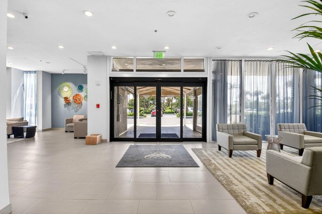 5540 N Ocean Drive 9b, Singer Island, FL 33404
