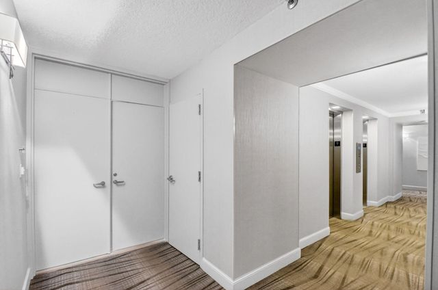 5540 N Ocean Drive 9b, Singer Island, FL 33404