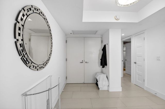 5540 N Ocean Drive 9b, Singer Island, FL 33404