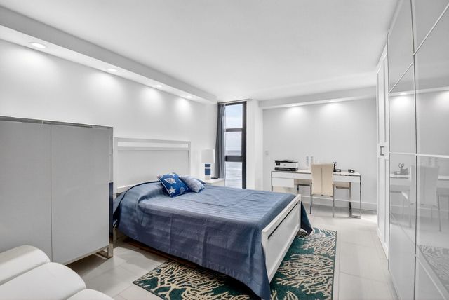5540 N Ocean Drive 9b, Singer Island, FL 33404