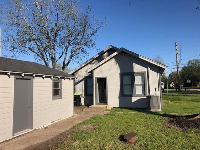 3022 School Street, Needville, TX 77461