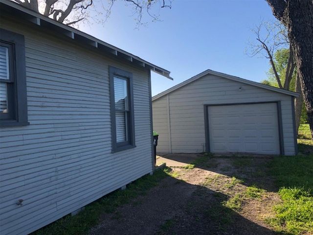 3022 School Street, Needville, TX 77461