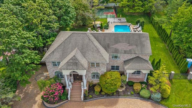 65 Threepence Drive, Melville, NY 11747