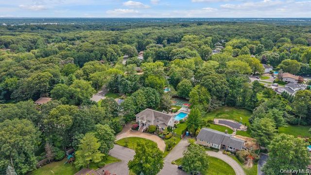 65 Threepence Drive, Melville, NY 11747