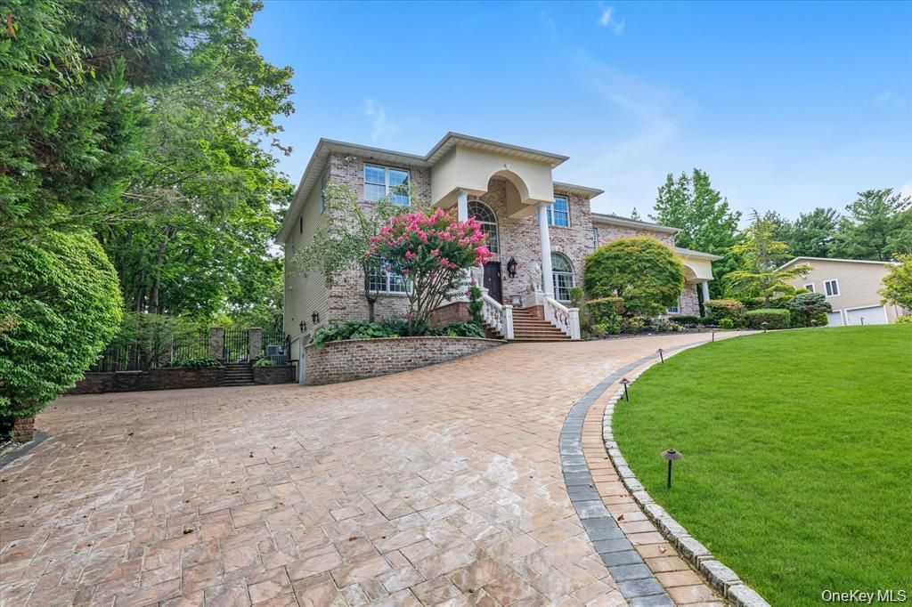 65 Threepence Drive, Melville, NY 11747 — exterior