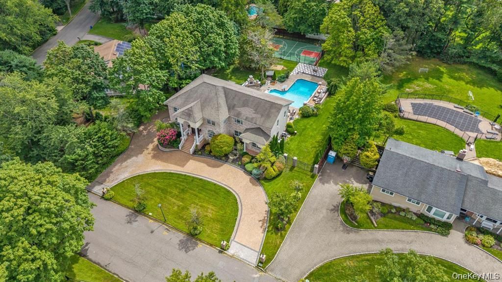 65 Threepence Drive, Melville, NY 11747 — photo 2