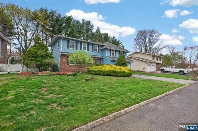 7 Chicopee Drive, Wayne, NJ 07470
