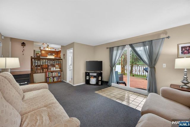 7 Chicopee Drive, Wayne, NJ 07470