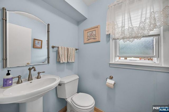 7 Chicopee Drive, Wayne, NJ 07470