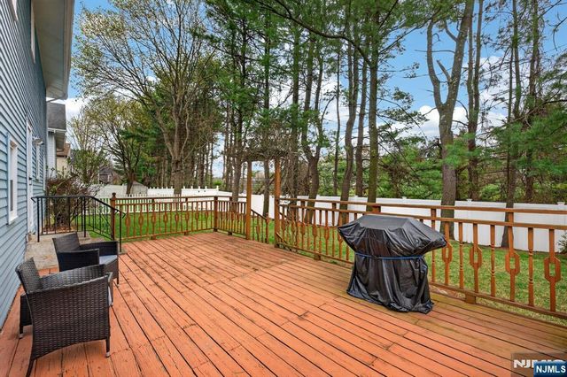 7 Chicopee Drive, Wayne, NJ 07470