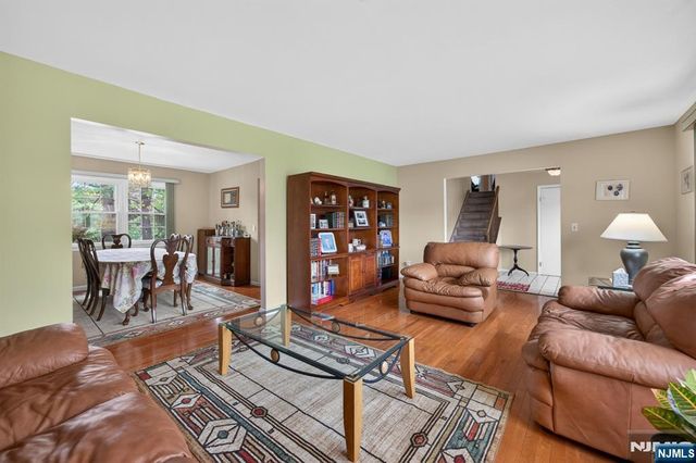 7 Chicopee Drive, Wayne, NJ 07470