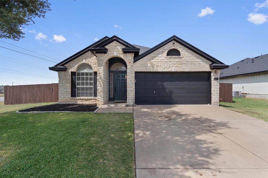 1635 Sundance DR, Round Rock, TX 78665