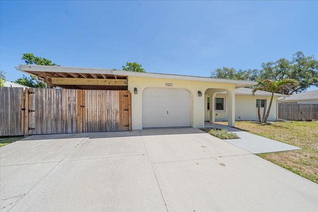 3247 WOODMONT DRIVE, Sarasota, FL 34232