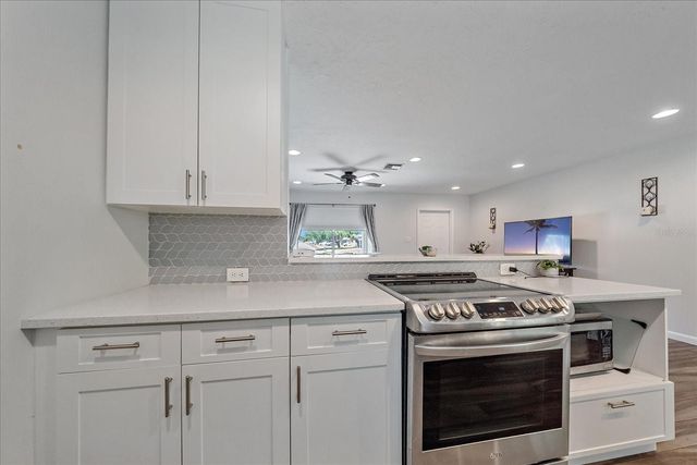 3247 WOODMONT DRIVE, Sarasota, FL 34232