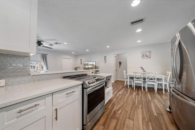 3247 WOODMONT DRIVE, Sarasota, FL 34232