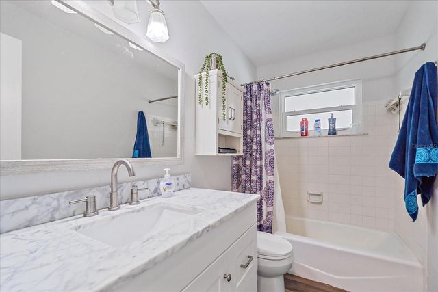 3247 WOODMONT DRIVE, Sarasota, FL 34232