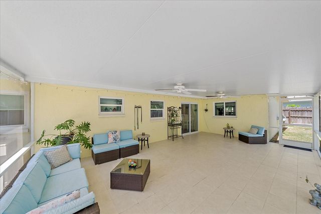 3247 WOODMONT DRIVE, Sarasota, FL 34232