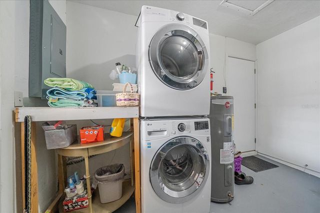 3247 WOODMONT DRIVE, Sarasota, FL 34232