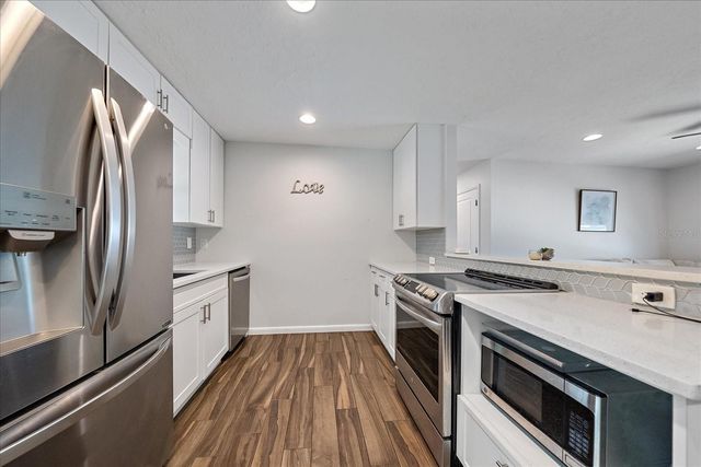 3247 WOODMONT DRIVE, Sarasota, FL 34232