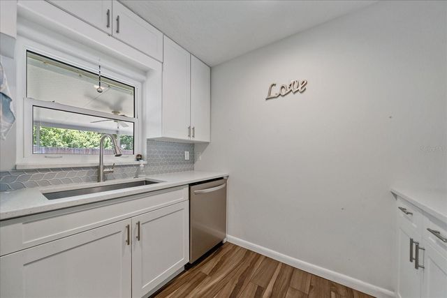 3247 WOODMONT DRIVE, Sarasota, FL 34232