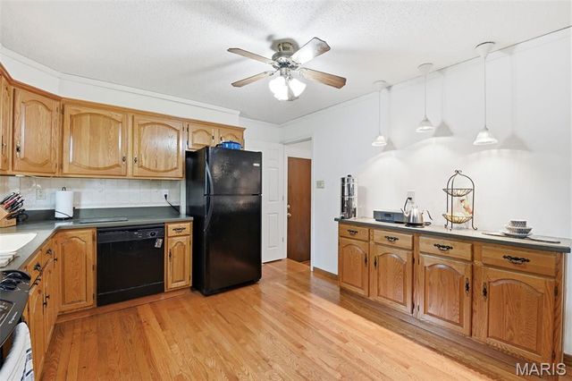 776 Coach Light Lane, Hazelwood, MO 63042