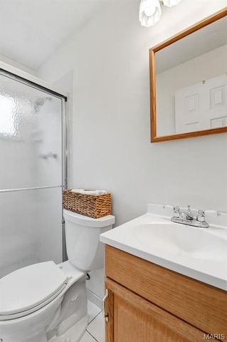 776 Coach Light Lane, Hazelwood, MO 63042