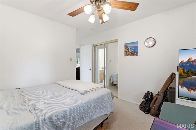 776 Coach Light Lane, Hazelwood, MO 63042